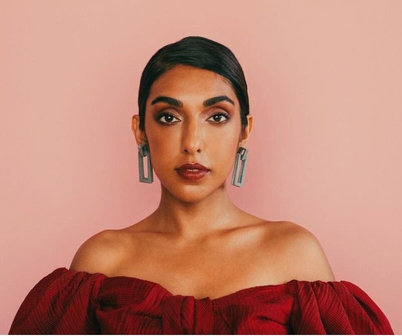 Обложка книги Рупи Каур