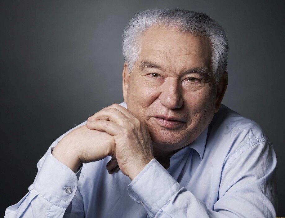 Обложка книги Чингиз Айтматов