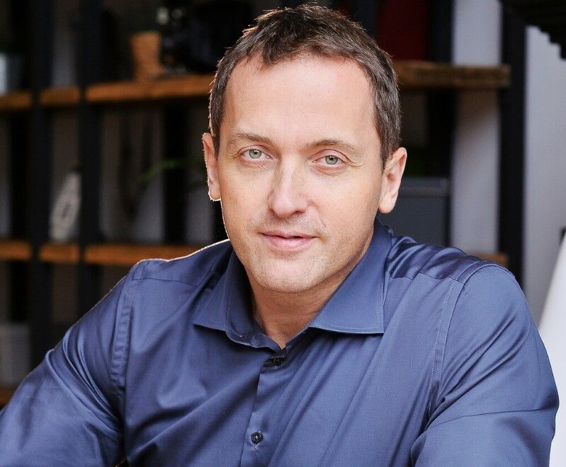 Обложка книги Артем Толоконин